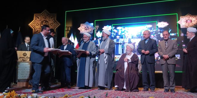گزارش تصویری؛ ازبرگزاری هفدهمین آیین ملی تجلیل از حافظان مهدهای قرآن کشور در کاشمر؛ تکریم ۷۷ حافظ برجسته